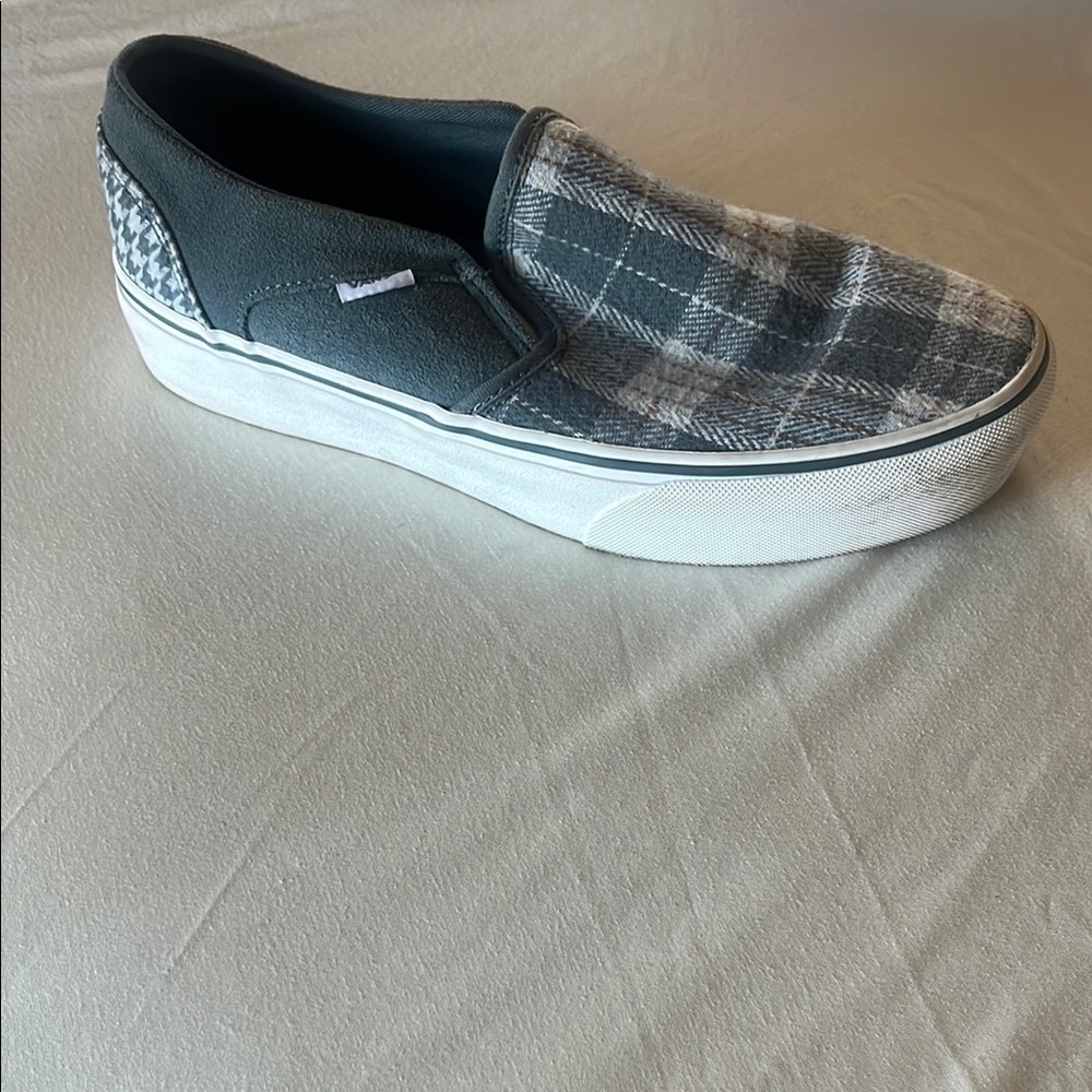 Plaid Slip-On Vans - Picture 3 of 6